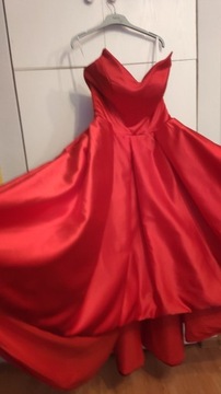 Suknia studniówkowa czerwona