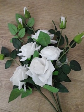 Bukiet sztuczny 5 róż z pąkami długość 60 cm