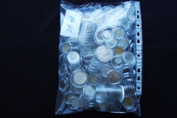 215 sztuk monet z kolekcji