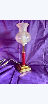 Piękna Lampa z pięknym szklanym kloszem .