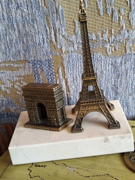 Pamiątka z Paryża. Wieża Eiffla Brama Triumfalna