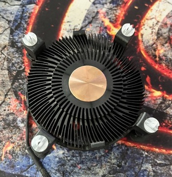 Oryginalne chłodzenie/ radiator Intel