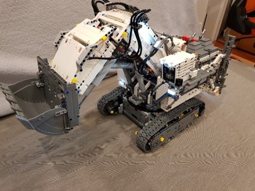 Lego Technic - koparka Liebherr R9800
