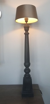 Lampa stojąca drewniana