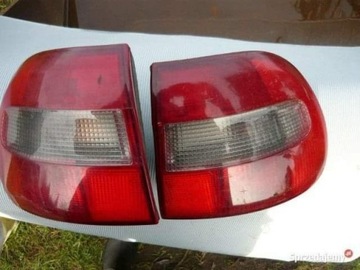 Lampa tylnia prawa i lewa strona Volvo S40 2001rok