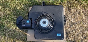 Fabryczny (OEM) Subwoofer Volvo V70 /  XC70 + mata