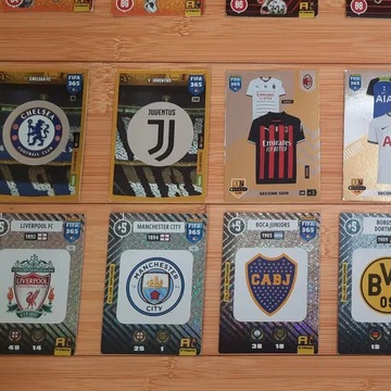 71 kart piłkarskich Panini FIFA Adrenalyn + gratis