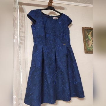 Niebieska sukienka wieczorowa [42]
