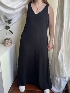 długa sukienka na ramiączkach z kieszeniami dekolt w serek szpic kappahl s