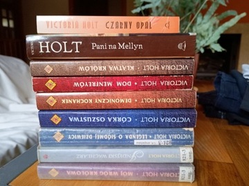 Viktoria Holt 9 książek