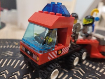LEGO Town: Town Jr. 6477 Fire Fighter's Lift Truck