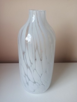 Biały wazon z mozaiką