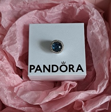 Pandora charms z Niebieskim kamieniem 