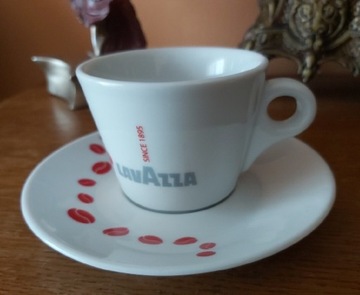 Filiżanka kolekcjonerska z podstawką Lavazza.