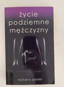 Życie podziemne mężczyzny - Michał W. pistolet