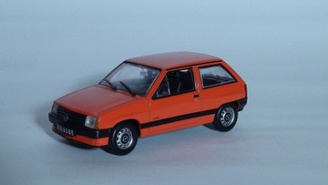 Opel Corsa  skala 1:43  (106)