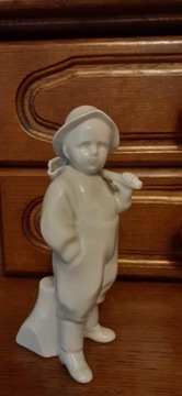 Porcelanowa figurka Wędrowiec 