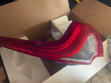 LAMPA TYŁ TYLNA PRAWA  VOLVO 60 oryginał 