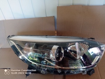 Lampa przednia prawa do Renault Scenic III Lift