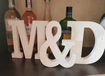 Ozdoby na stół weselny pary młodej M & D i serce