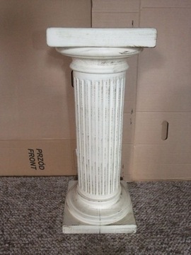 Piękna stylowa ceramiczna kolumna-ozdobna