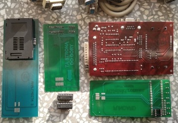 microchip PIC16F84A 2 szt. AT90S8515, programator