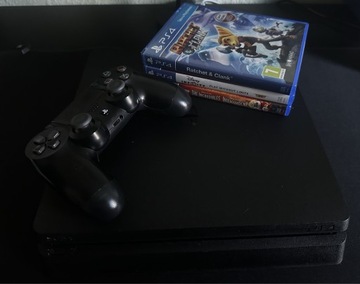 PlayStation 4 slim 1 tb + pad + 3 gry + akcesoria