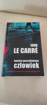 Bardzo poszukiwany człowiek. John Le Carre 