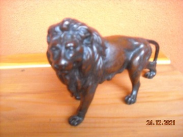 figurka figura rzeźba lew