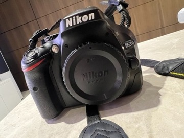 NIKON D5200 + obiektyw NIKKOR 18-55mm VR