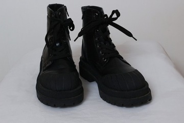 Buty czarne rozmiar 37 skóra typu glany 