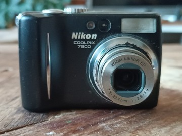 Nikon Coolpix 7900