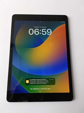 Tablet iPad 8 generacja 10.2" 32 GB szary idealny