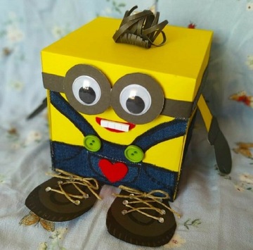 Urodzinowa kartka 3D Minionek exploding box