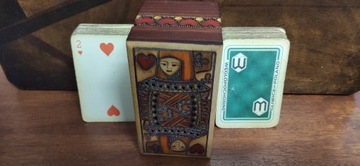 Szkatułka drewniana na karty + dwie talie kart PRL
