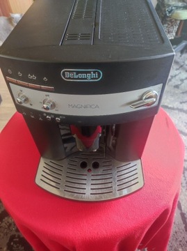 DeLonghi Magnifica ESAM 3000 B  Ekspres do kawy 