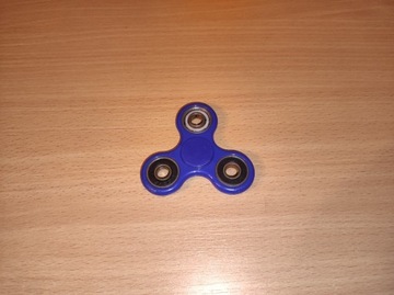 Niebieski fidget spinner