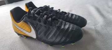 Buty pilkarskie korki NIKE TIEMPO r. 37.5