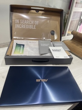 Asus Zenbook 15 screenPad 2019r