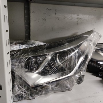 Lampa reflektory przód toyota chr C-HR przedlift 