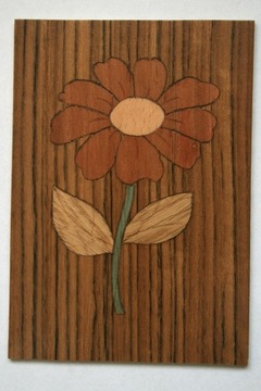 Drewniana pocztówka, obrazek, intarsja. Kwiat