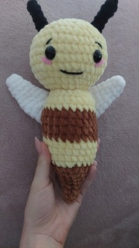 Pszczółka amigurumi 28 cm