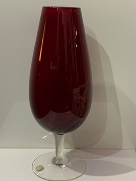 Rubinowy kielich wazon grube szkło Made in Sweden