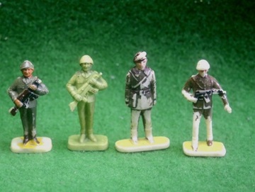 Żołnierzyki LWP stare duże PRL figurki + desant