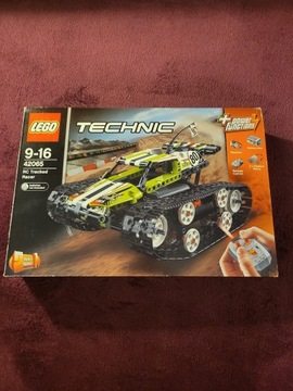 Zestaw LEGO Technic RC Tracked Racer