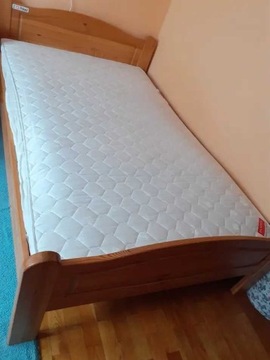 Łóżko sosnowe z materacem 200/120