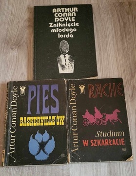 3 x Doyle Pies Baskervilleów, Studium W Szkarłacie