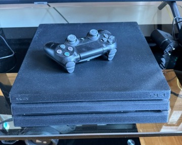 PS4 pro 1Tb, świetny stan