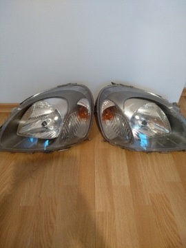 Lampa reflektor Toyota Valeo lewy i prawy