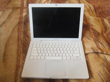 MacBook A1181 2006 rok +